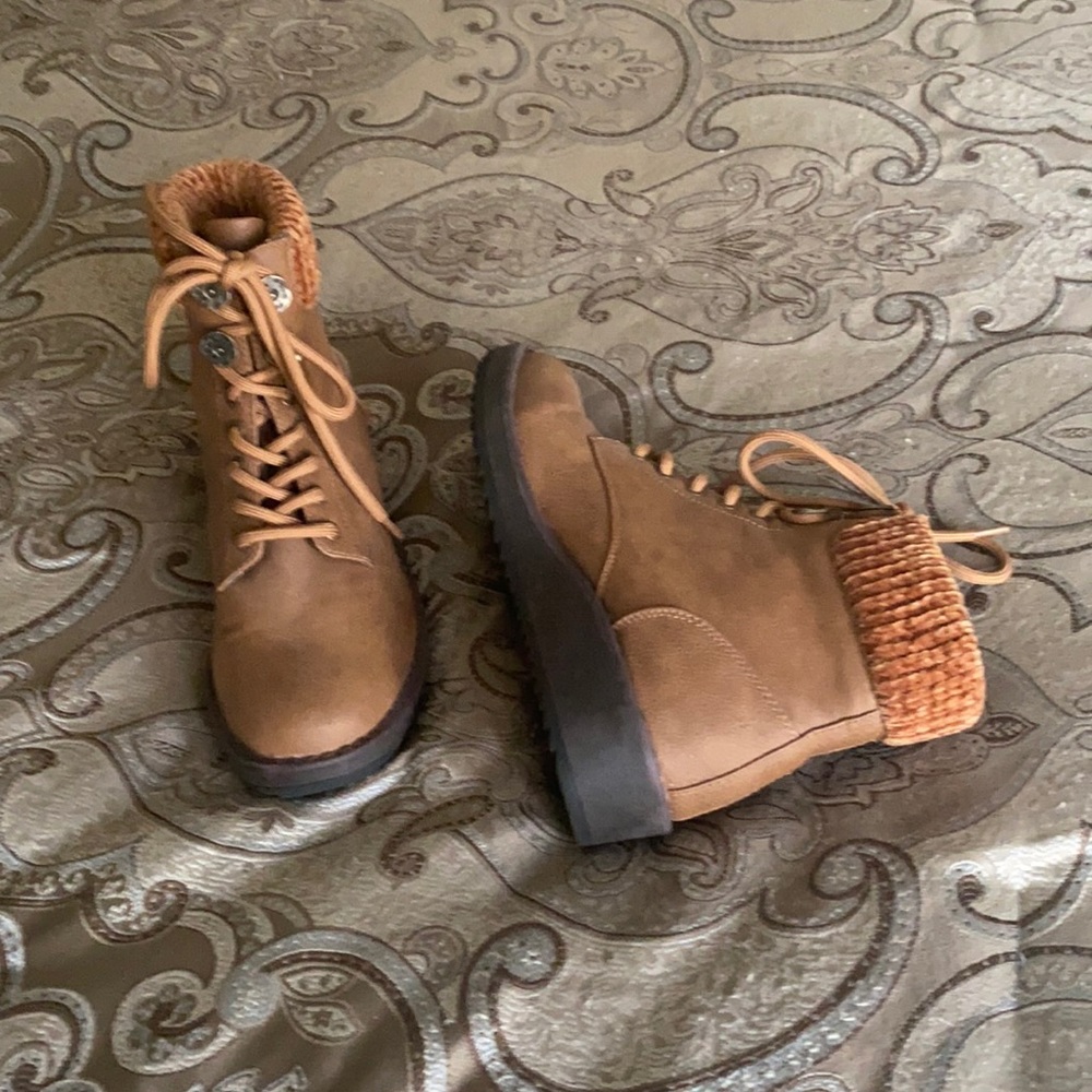 💐NWOT Blowfish Malibu Comet Booties